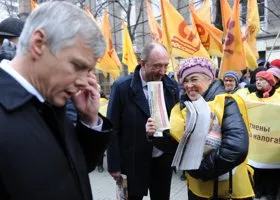 Челябинские эсеры продали Гартунга за пачку гречки