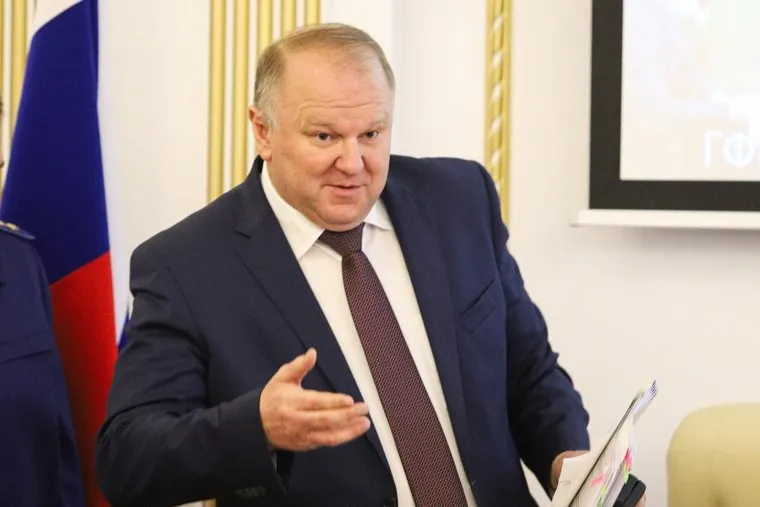 Полпред Президента РФ в УрФО Николай Цуканов на заседании правительства. Курган