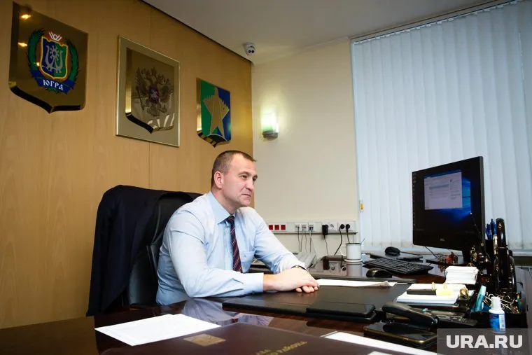 После ремонта в кабинете главы Сургутского района Андрея Трубецкой появился личный спорт-зал