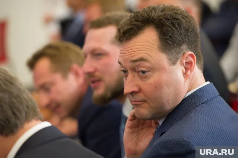 Александр Серебренников не первый раз борется за свой интерес: при губернаторе Мишарине вместе с друзьями за тендеры на лекарства он играл против прежнего министра здравоохранения Аркадия Белявского