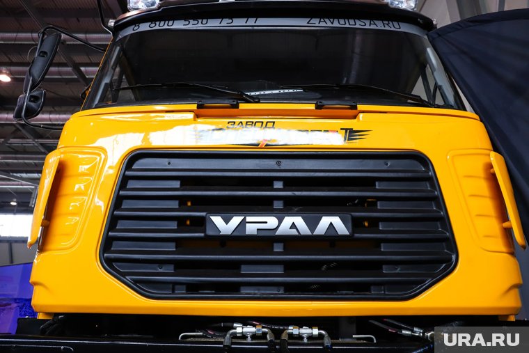 Грузовик задавил дорожных рабочих в ЯНАО