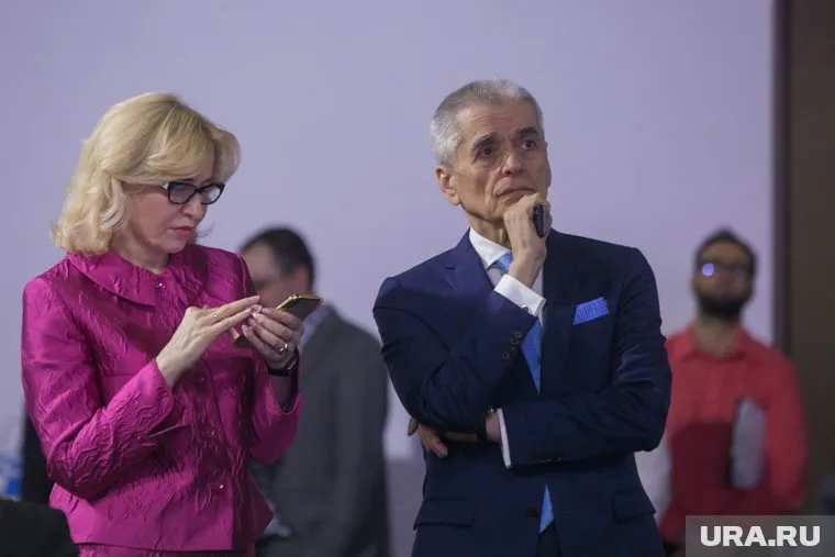 Геннадий Онищенко рассказал, кто должен носить маски