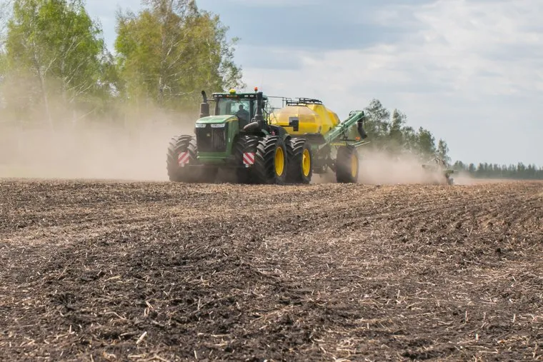 Посевная. Поселок Глинки. Курган