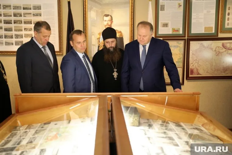 Вадима Шумкова и Николая Цуканова познакомили с главной достопримечательностью Зауралья