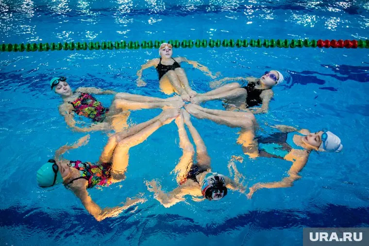 Спектакль «Пермское море» — это больше чем синхронное плавание