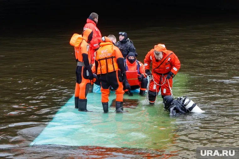 Идрис Гаджиев, Шахбан Джабраилов и Мухаммад Гасанов первыми бросились на помощь пассажирам тонущего автобуса