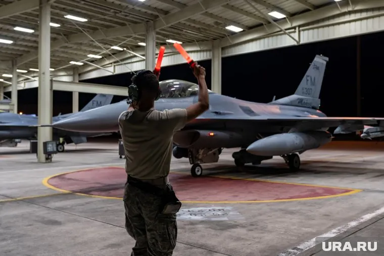 Греция примет участие в подготовке пилотов ВСУ на истребителях F-16