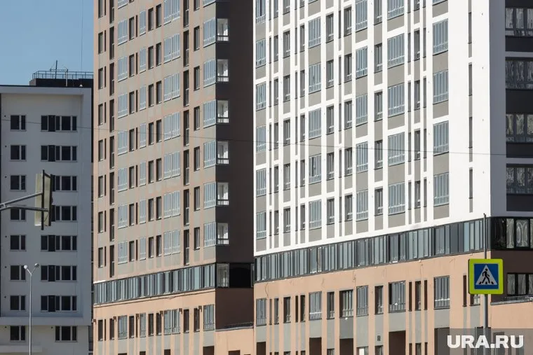 Пожар на вещевом рынке в Ростове-на-Дону не угрожает жилым объектам