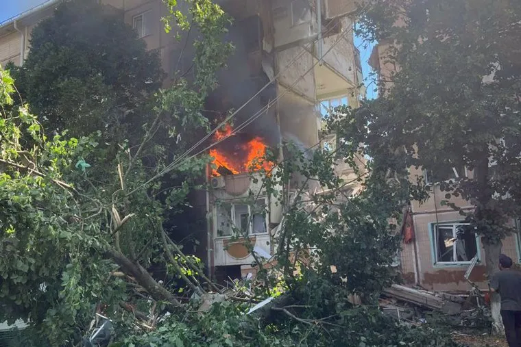 Подъезд жилого дома обрушился в Белгороде