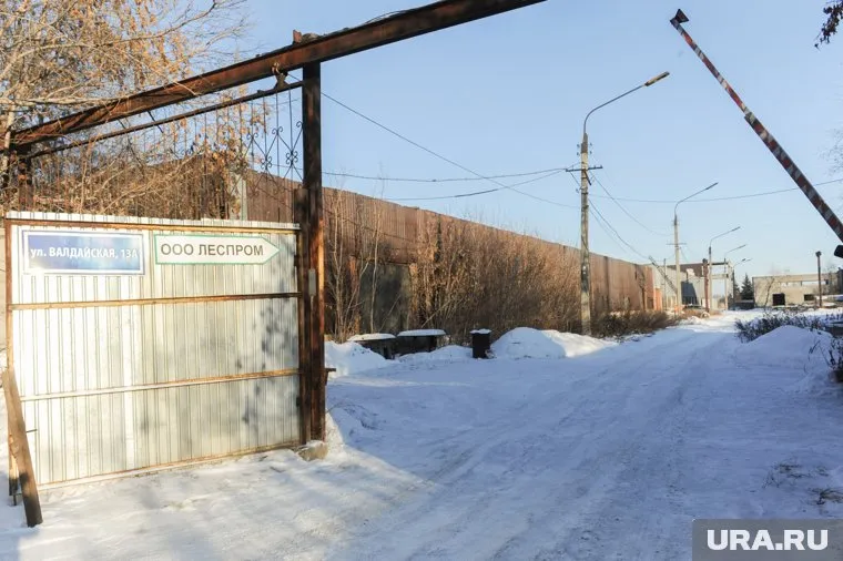 На территории появится склад, офисное здание и двухэтажный магазин