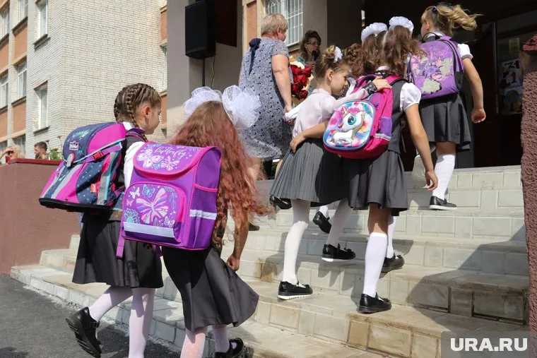 Тяжелый ранец приводит к проблемам со спиной и плоскостопию у школьников