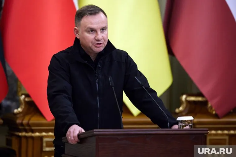 Дуда отказался фотографироваться на саммите в Баку из-за Лукашенко