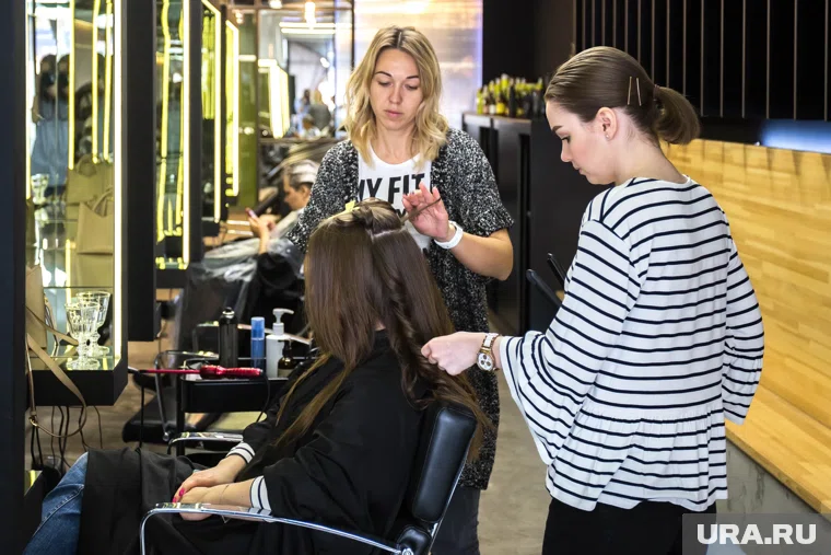 Местным мастерам маникюра выгоднее работать в качестве самозанятых