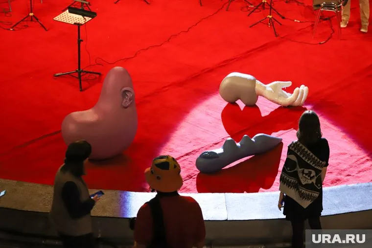 Дети могли подхватить инфекцию вместе с водой из кулера, считают родители участников фестиваля