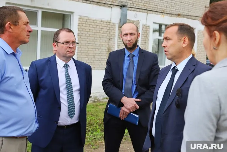 Глеб Морозов (слева) стал главой Катайского района