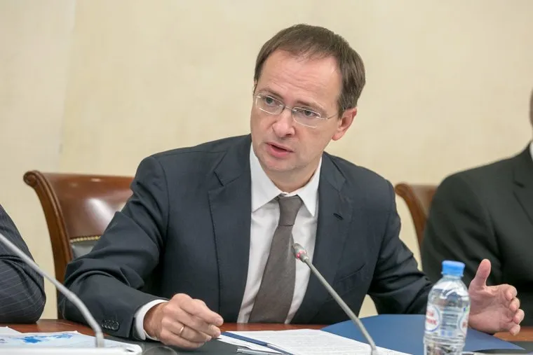 Круглый стол "Великие люди России" в Общественной Палате РФ, посвященный общественной инициативе о присвоении имен великих соотечественников аэропортам России. Москва