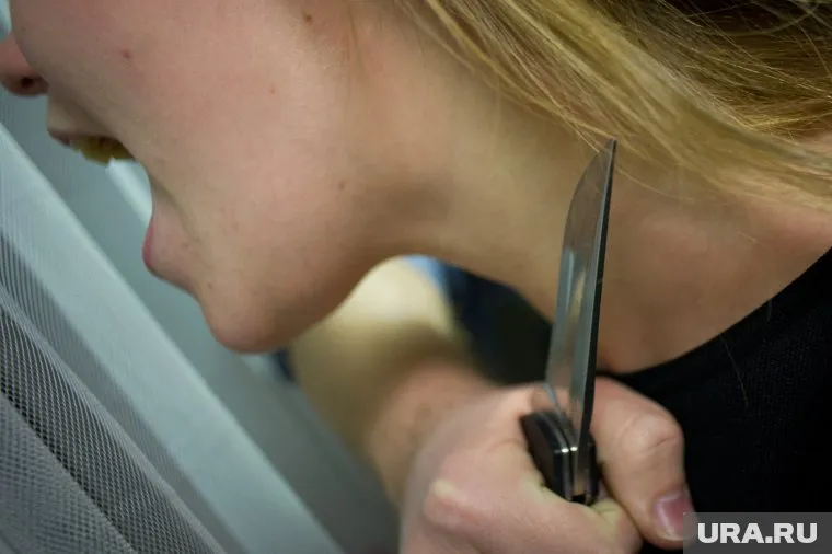 Мальчик успел ранить трех человек, пока его не скрутили очевидцы