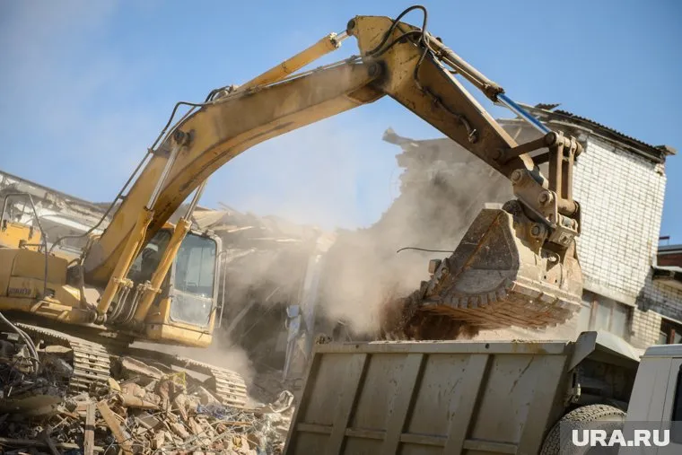Власти обещают построить новое здание на месте снесенного дома