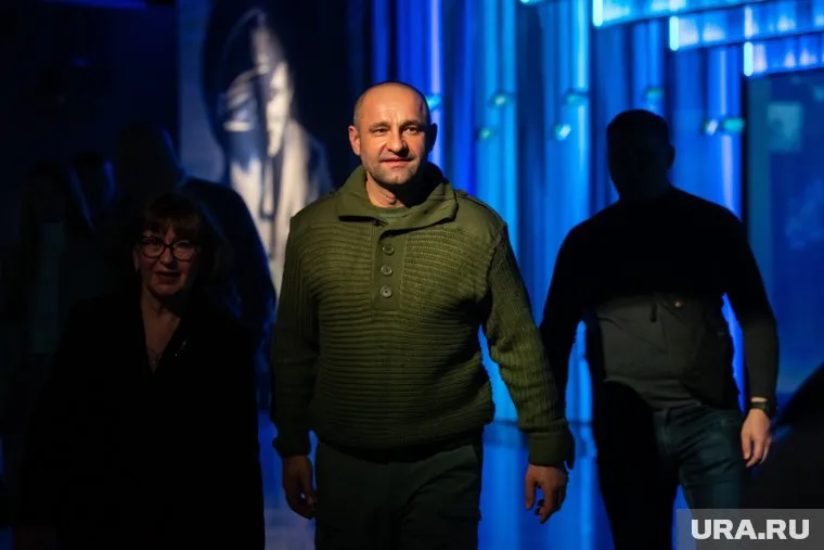 Артем Жога и сам не любит выходные, поэтому полностью отдает себя работе