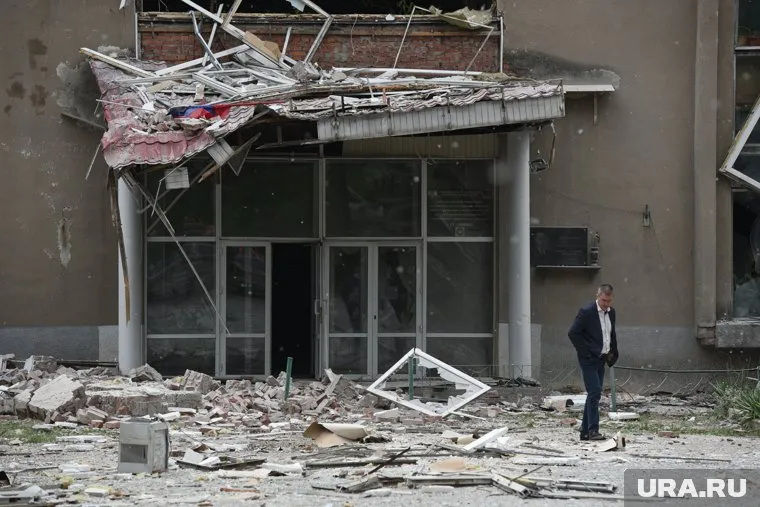 Также в городе после обстрела повреждено здание