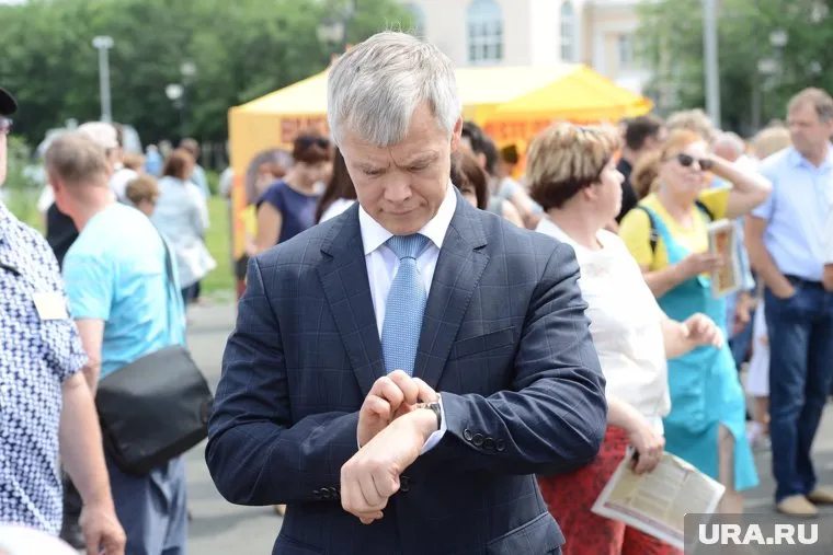 Валерий Гартунг может выступить сразу в нескольких ипостасях: начальника областного и федерального штабов, лидера партсписка и кандидата-одномандатника