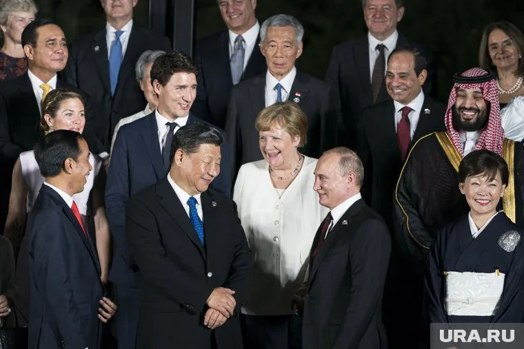 СМИ: для РФ и КНР участие
в саммите станет совместной демонстрацией неподчинения диктуемому Западом порядку