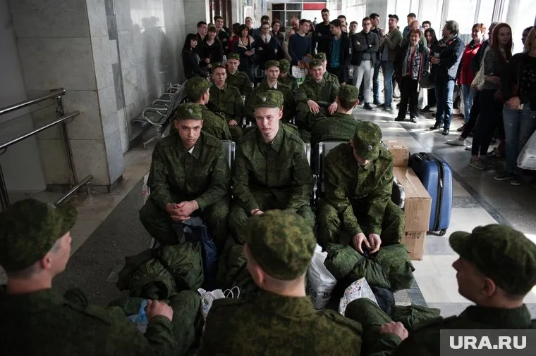 Российские военные допустили возможность отмены призыва