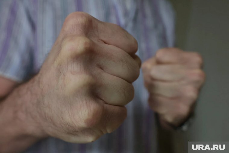 Екатеринбурженка обвиняет депутата свердловского заксо в насилии