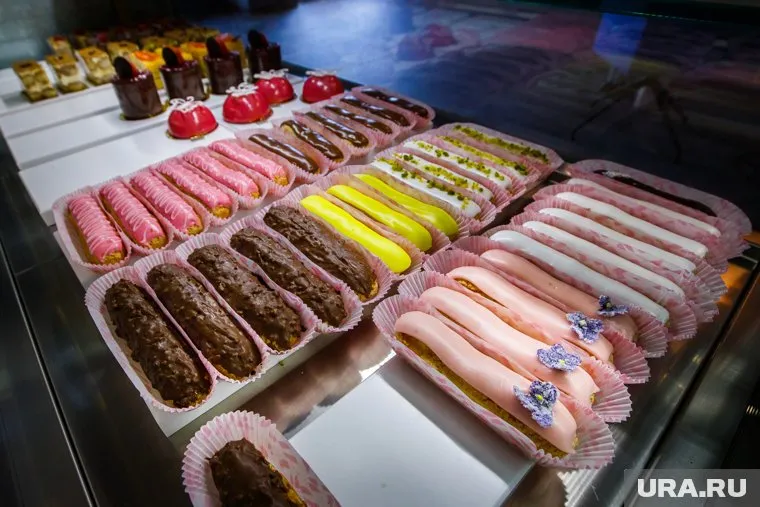 В Сети появились фото и видео производственных помещений, где готовились пирожные