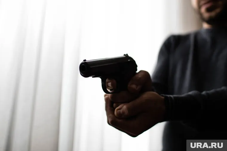 Мужчина открыл стрельбу после просьбы надеть маску