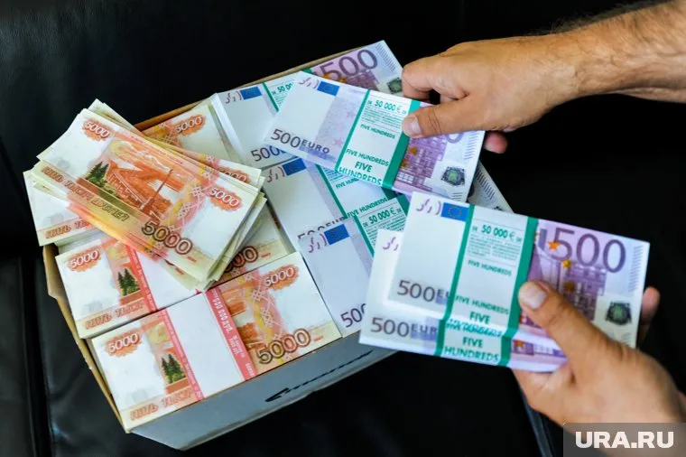 По информации источников, Игорь Савин получил 800 тысяч рублей