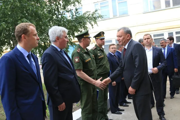 Заместитель председателя правительства Российской Федерации Юрий Борисов на Курганском машиностороительном заводе. Курган