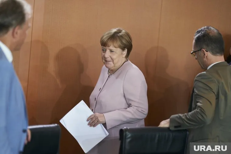 В соцсетях похвалили Ангелу Меркель за выход в свет в одном и том же наряде (архивное фото)