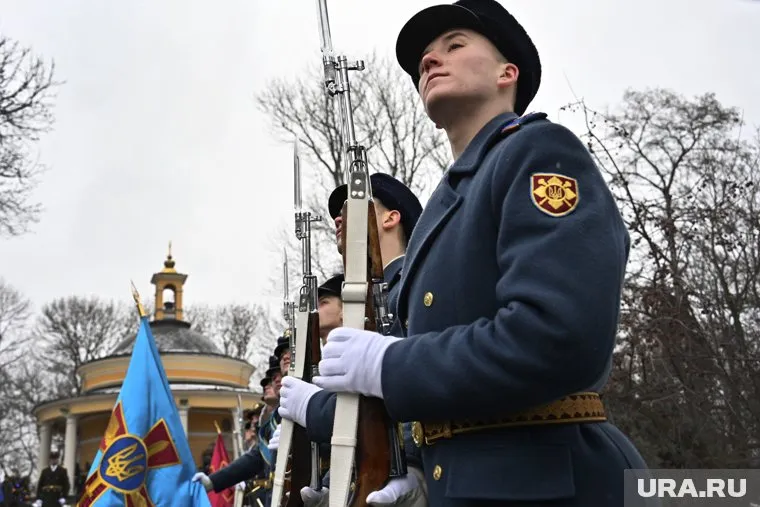 ВСУ эксплуатировали гражданских в Часовом Яре, заставляя их рисковать жизнью, подчеркнул Родион Мирошник