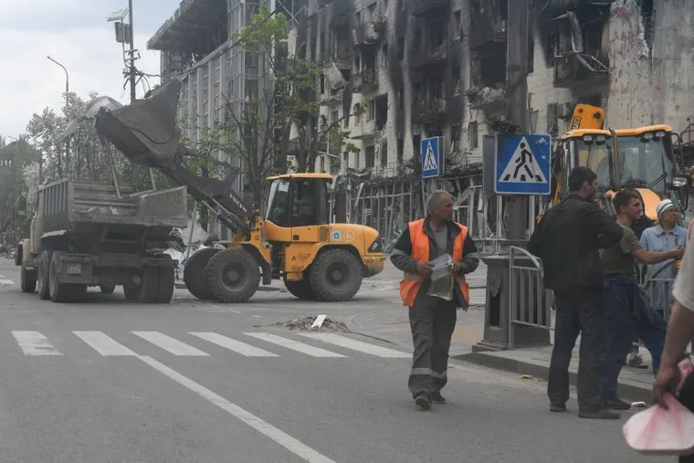 Мариуполь в период разбора завалов и осады завода Азовсталь. ДНР/Украина