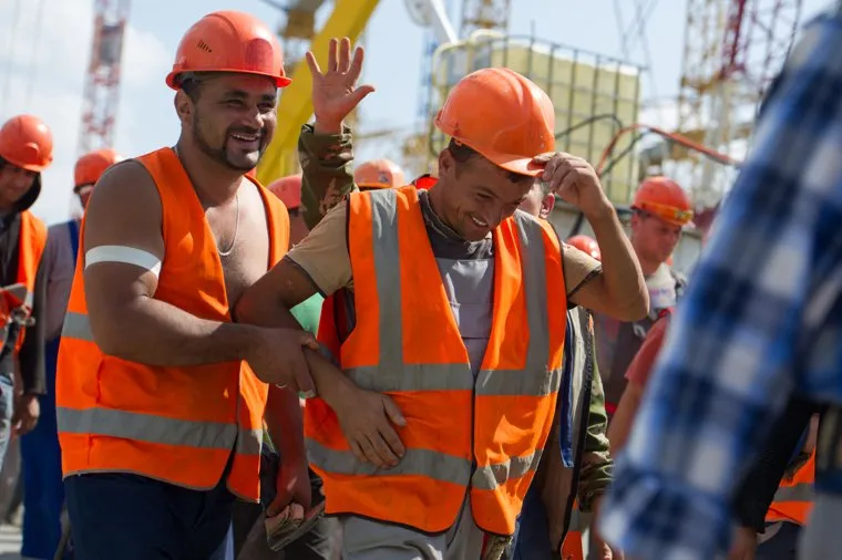 Визит Игоря Шувалова на Центральный стадион. Екатеринбург, строители, трудовые мигранты