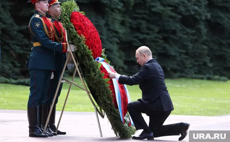 Путин почтил память погибших в Великой Отечественной войне