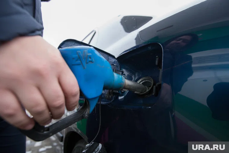 Осенью самые популярные марки бензина в Тюменской области подорожали на несколько рублей