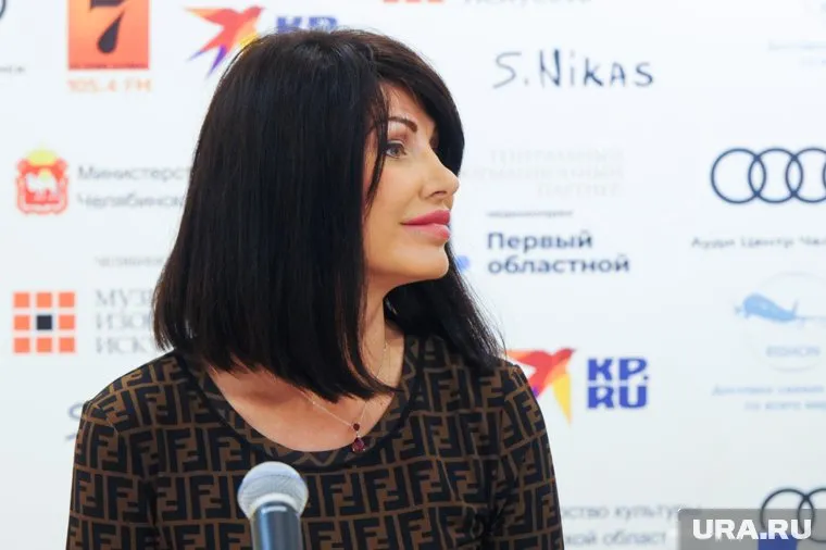 Ирина Текслер отвезла письма детей челябинским бойцам