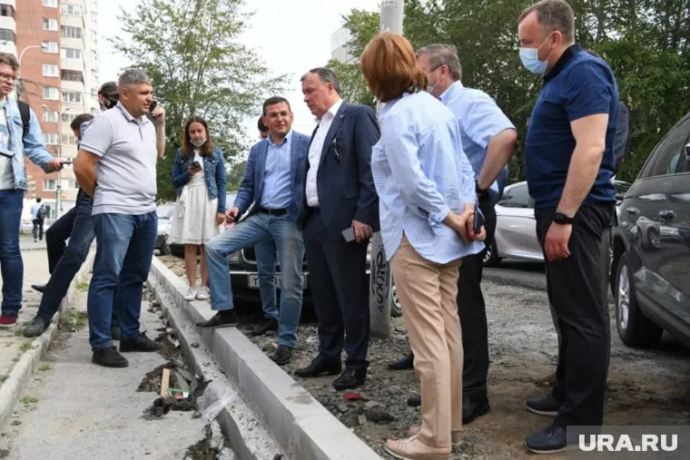 Мэр Алексей Орлов пообещал разобраться с дорогой на улице Заводской