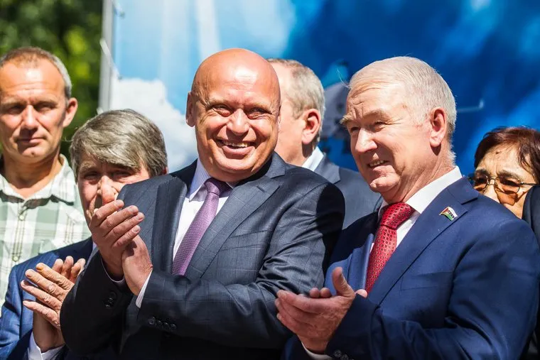 Открытие памятника авиаторам. Тюмень, корепанов сергей, заболотный евгений