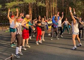 Челябинцы устроили ретромарафон в гетрах