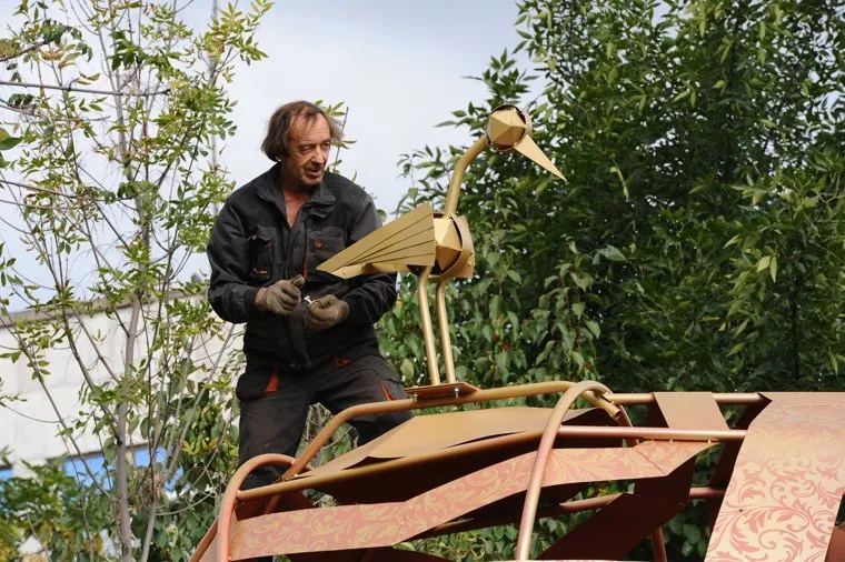 Слон. Челябинск., птичка, скульптура