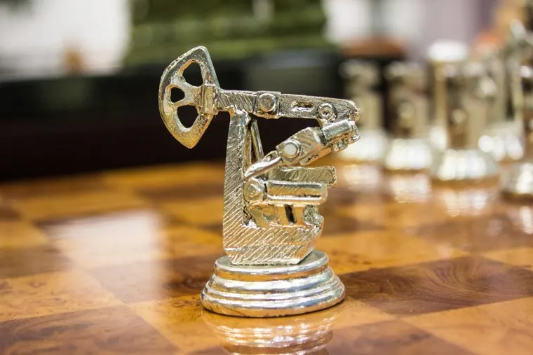 Академия шахмат. Ханты-Мансийск., нефть, качалка, шахматы