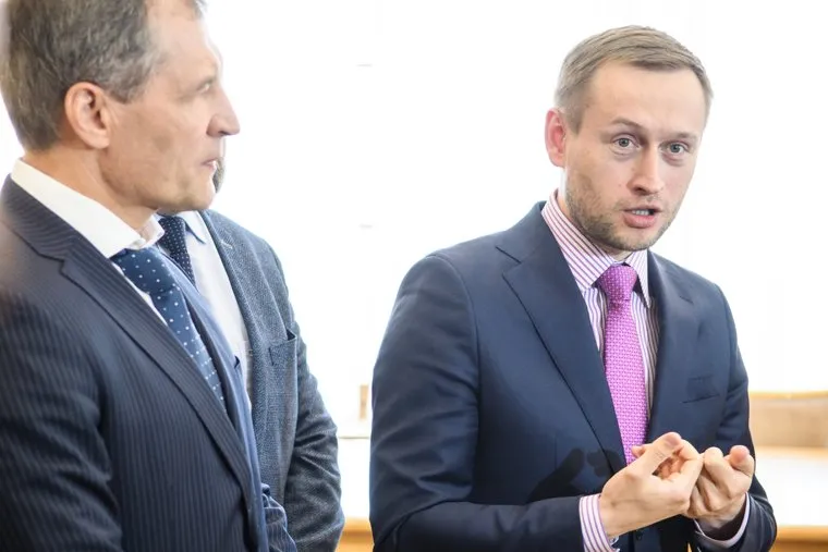 Заседание гордумы, обсуждение протестов в сквере около театра драмы. Екатеринбург