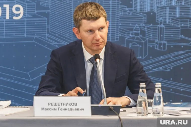 Максим Решетников не считает нужным снимать с должности министра здравоохранения