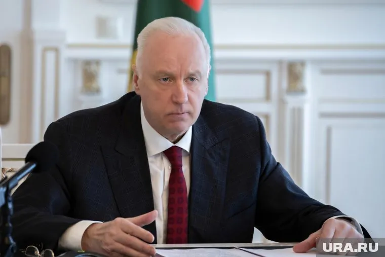 Александр Бастрыкин поручил доложить о расследовании уголовного дела в отношении учителя