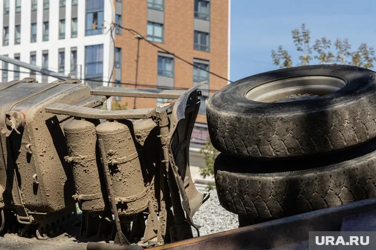 Одной из вероятных причин ДТП стал сон водителя за рулем (архивное фото)