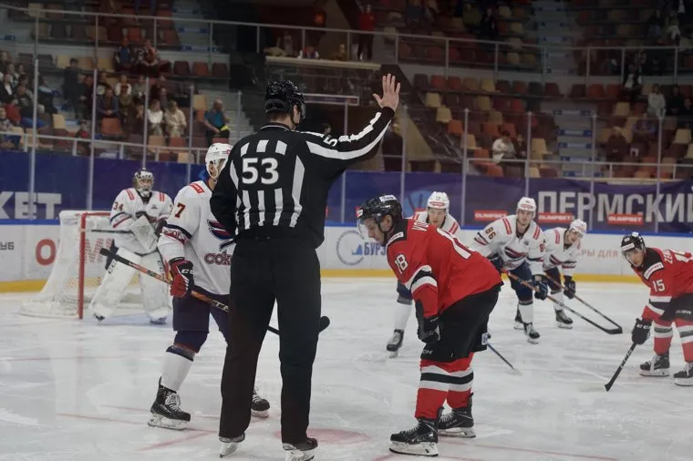Хоккейный матч Молот (Пермь) - Сокол (Красноярск). УДС Молот. Пермь 