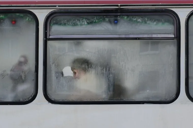 Зимний Екатеринбург, холод, зима, мороз, автобус, общественный транспорт, пассажирка